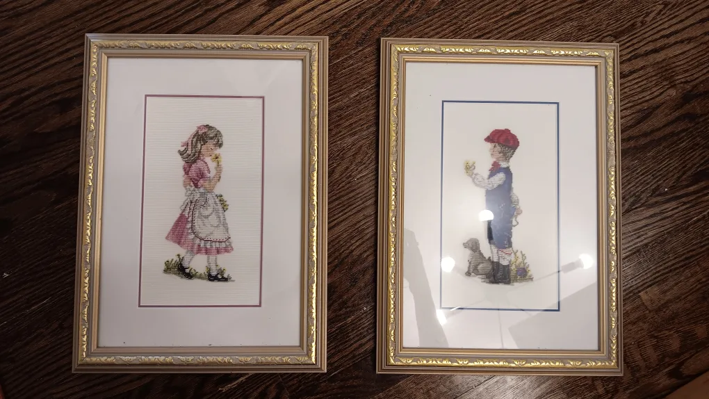 Free assorted items hangers and decor image indicator(4)