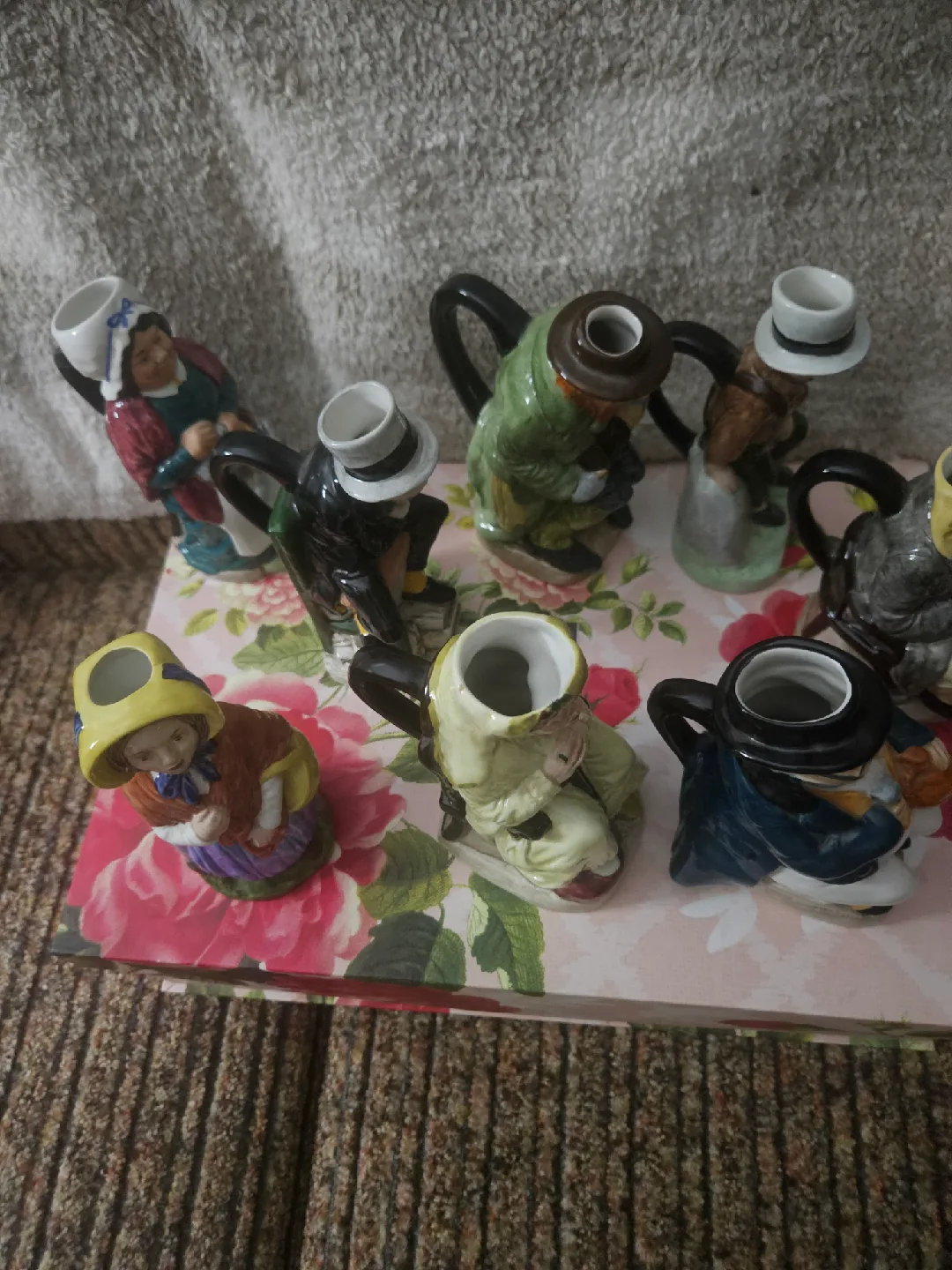 VTG Wood&Son 8-England TheCharles Dickens Toby Jugs  Collection image indicator(3)