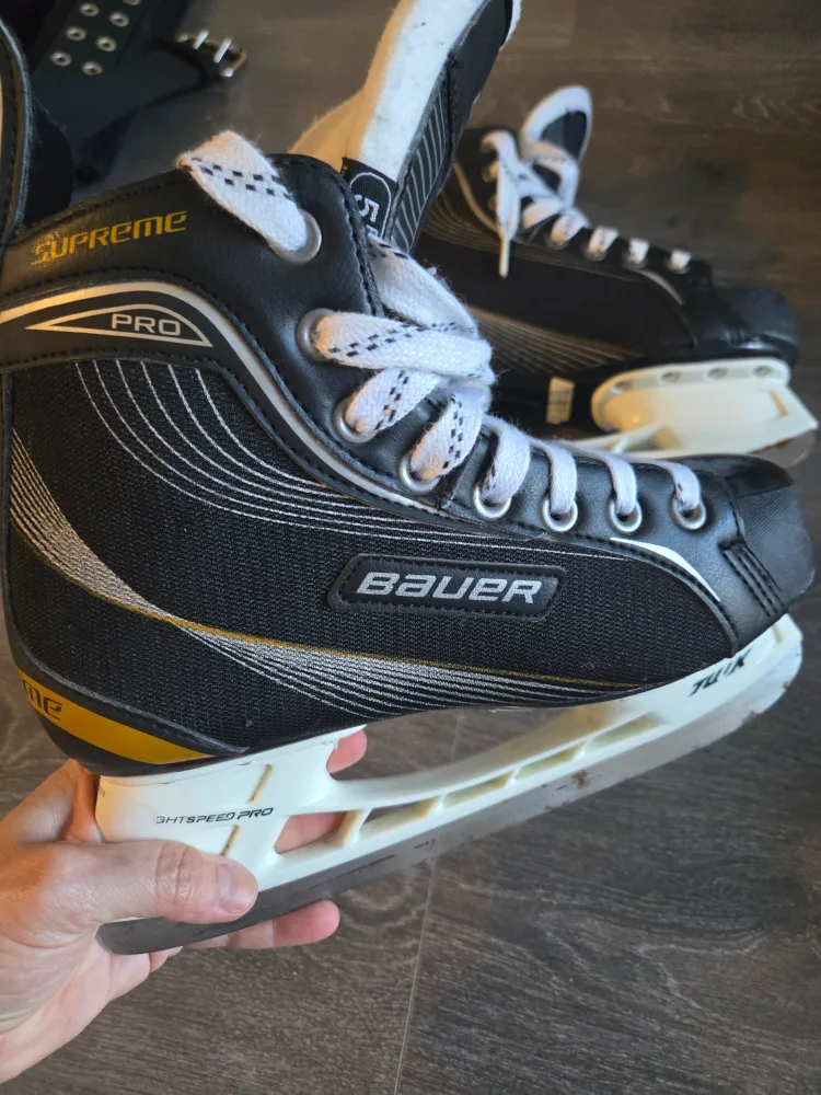 Bauer Supreme Pro Ice Skates - Size 5R image indicator(5)