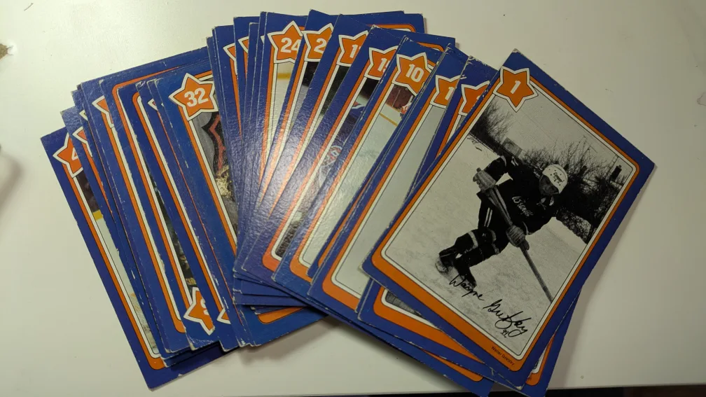 Wayne Gretzky Hockey Cards - Various Years & Teams image indicator(4)