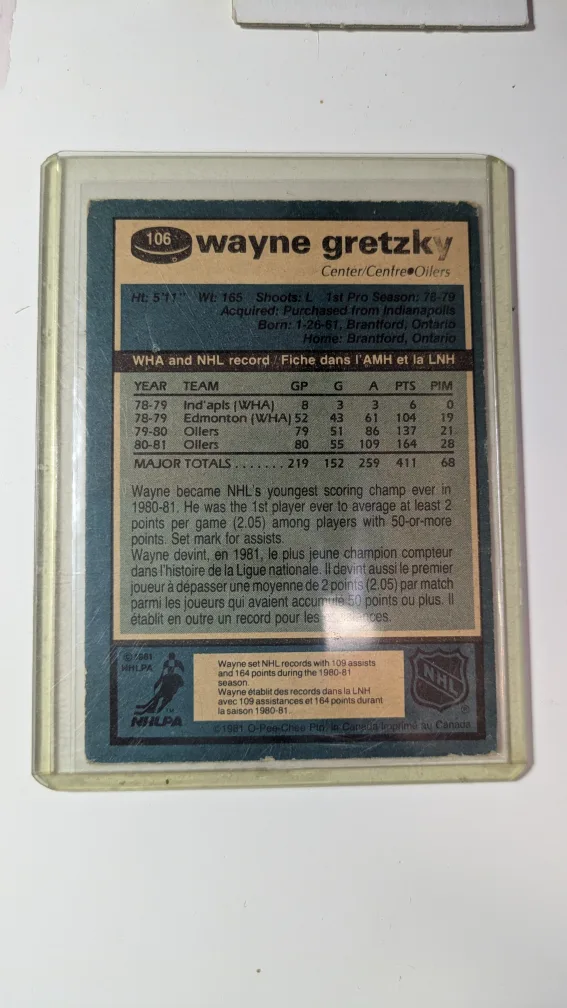 Wayne Gretzky Hockey Cards - Various Years & Teams image indicator(9)
