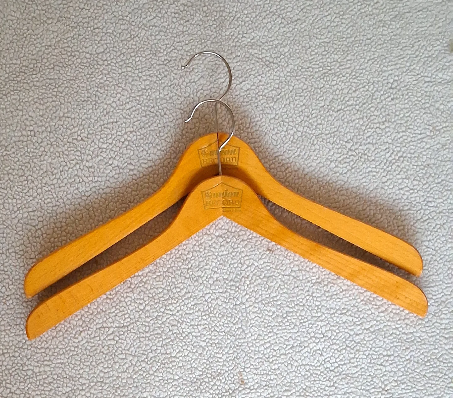 Savion Record Wooden Hangers image indicator(3)