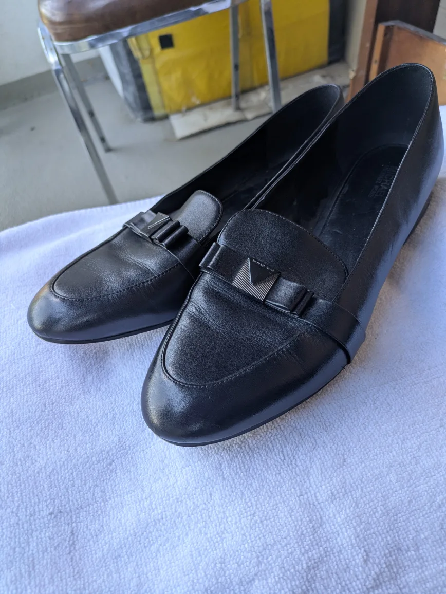 Michael Kors Black Leather Loafers Size 8.5 image indicator(2)
