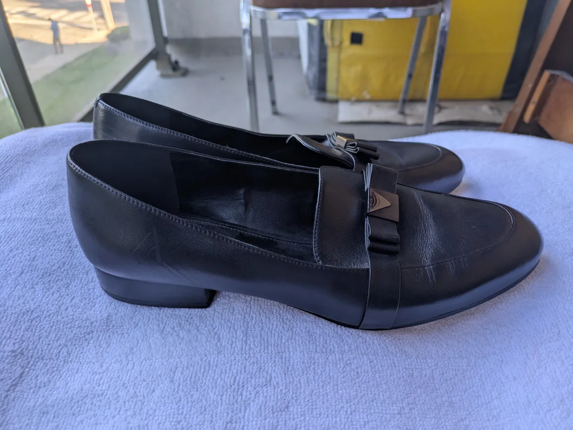 Michael Kors Black Leather Loafers Size 8.5 image indicator(3)