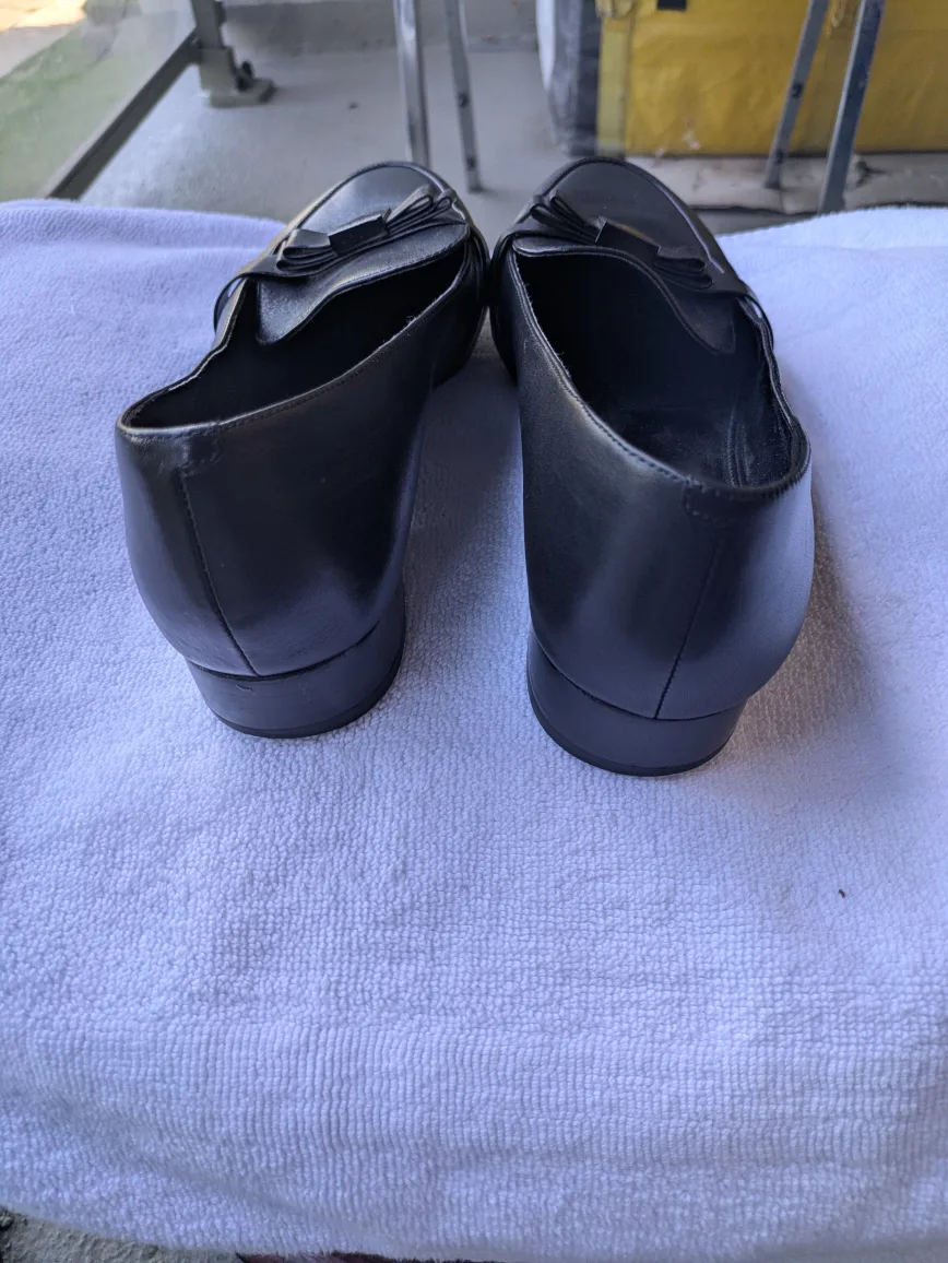Michael Kors Black Leather Loafers Size 8.5 image indicator(4)