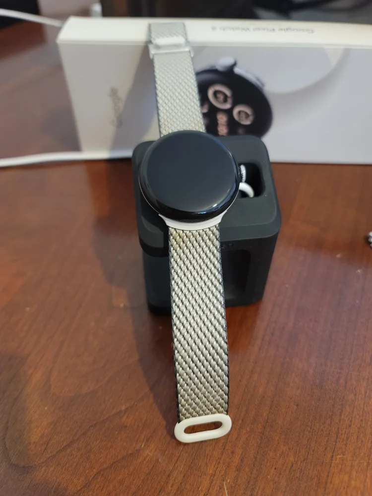 Google Pixel Watch 2 - Like New! image indicator(2)