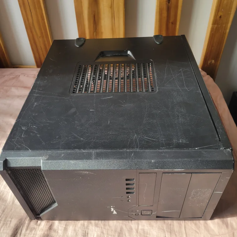 medium-sized computer case for office and gaming image indicator(5)