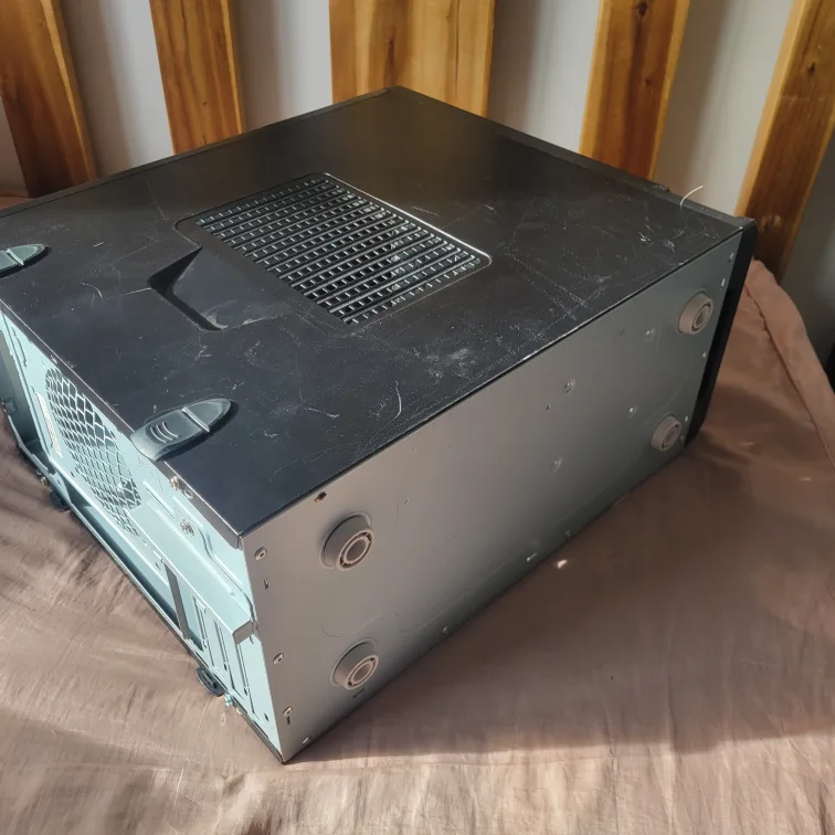 medium-sized computer case for office and gaming image indicator(7)
