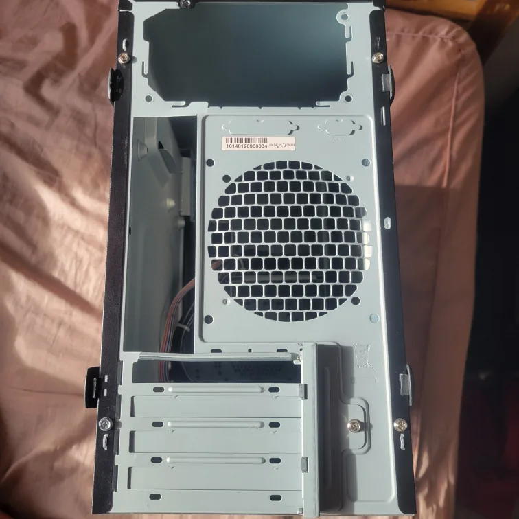 medium-sized computer case for office and gaming image indicator(8)