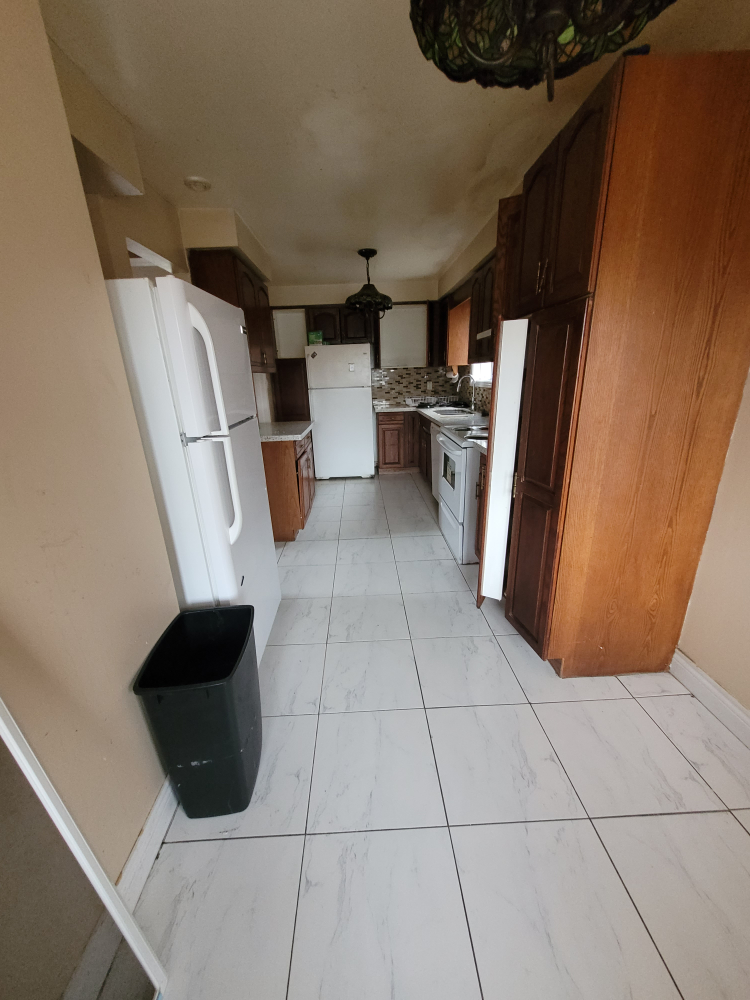 Big spacious room available NR Seneca Newham - photo 3