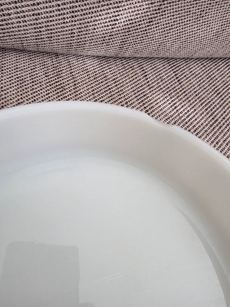 Vintage Pyrex Spring Blossom Round Casserole Dish image indicator(2)