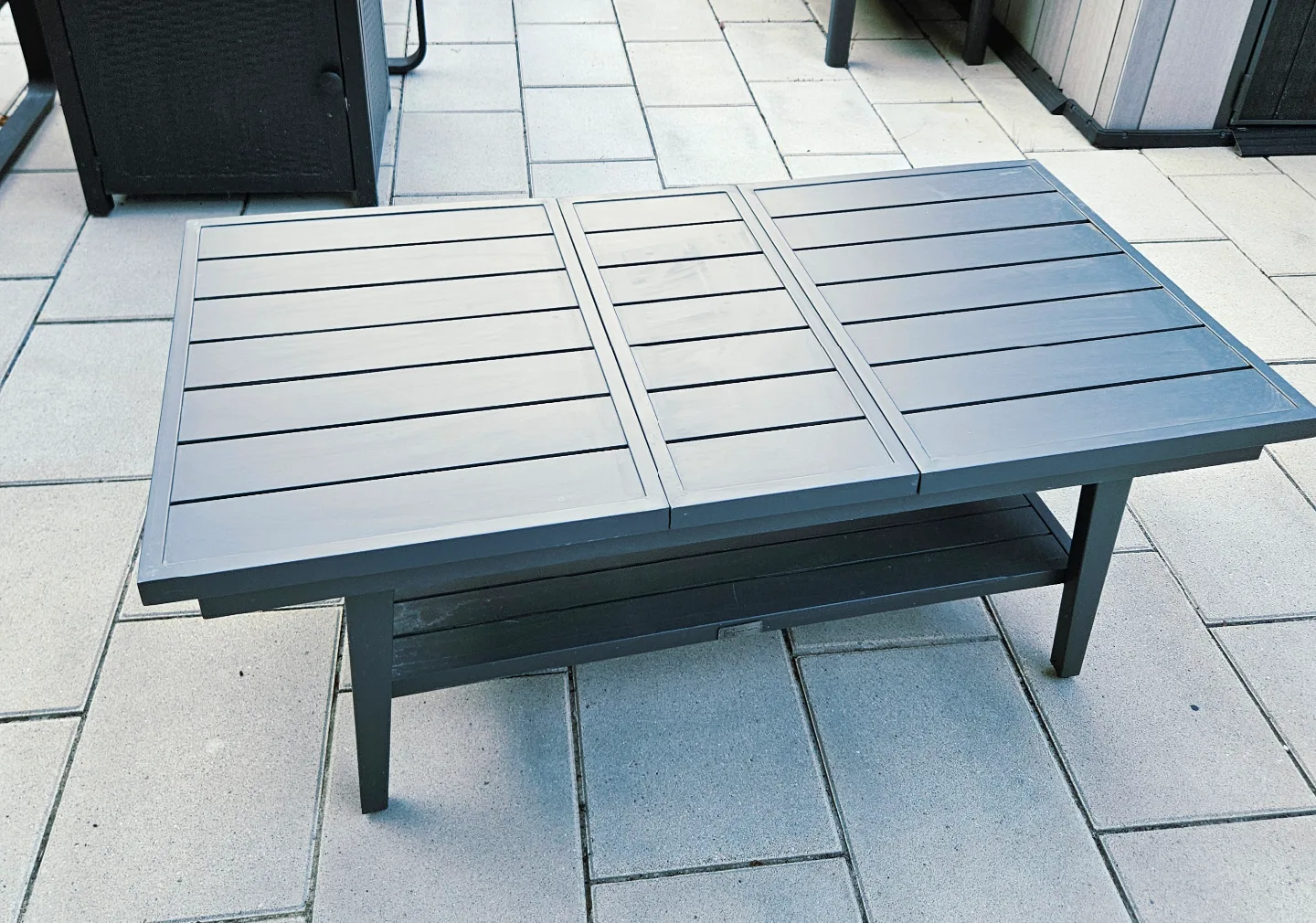 DOT Extendable Outdoor Coffee Table image indicator(3)