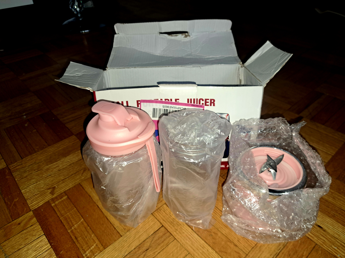 Small Portable Juicer - New in Box! - photo 2
