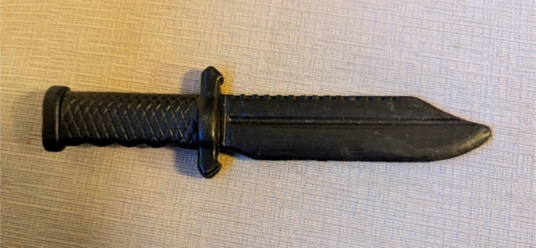 Black Plastic Pirate Knife (Halloween Costume Item)