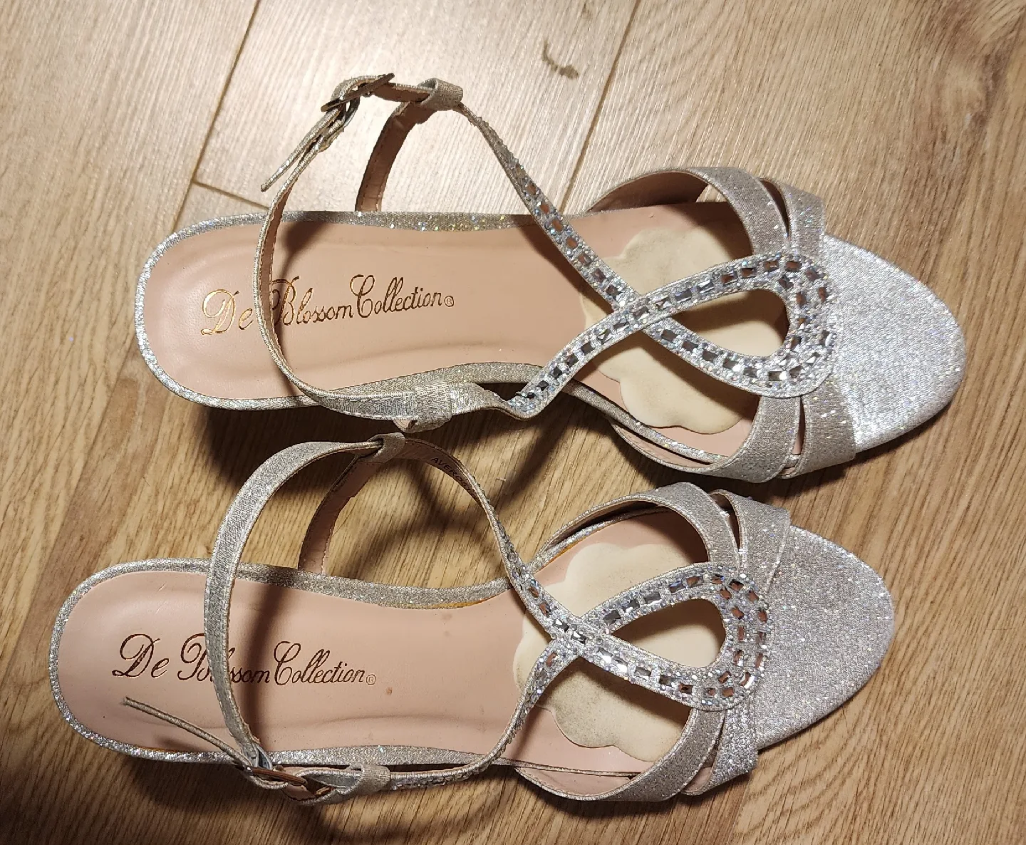 Lala Ika Gold Heels - Size 9.5/40 image indicator(5)