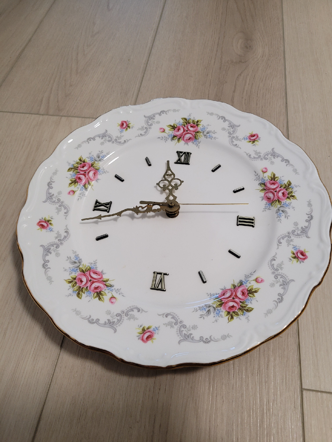 Vintage Floral Plate Clock