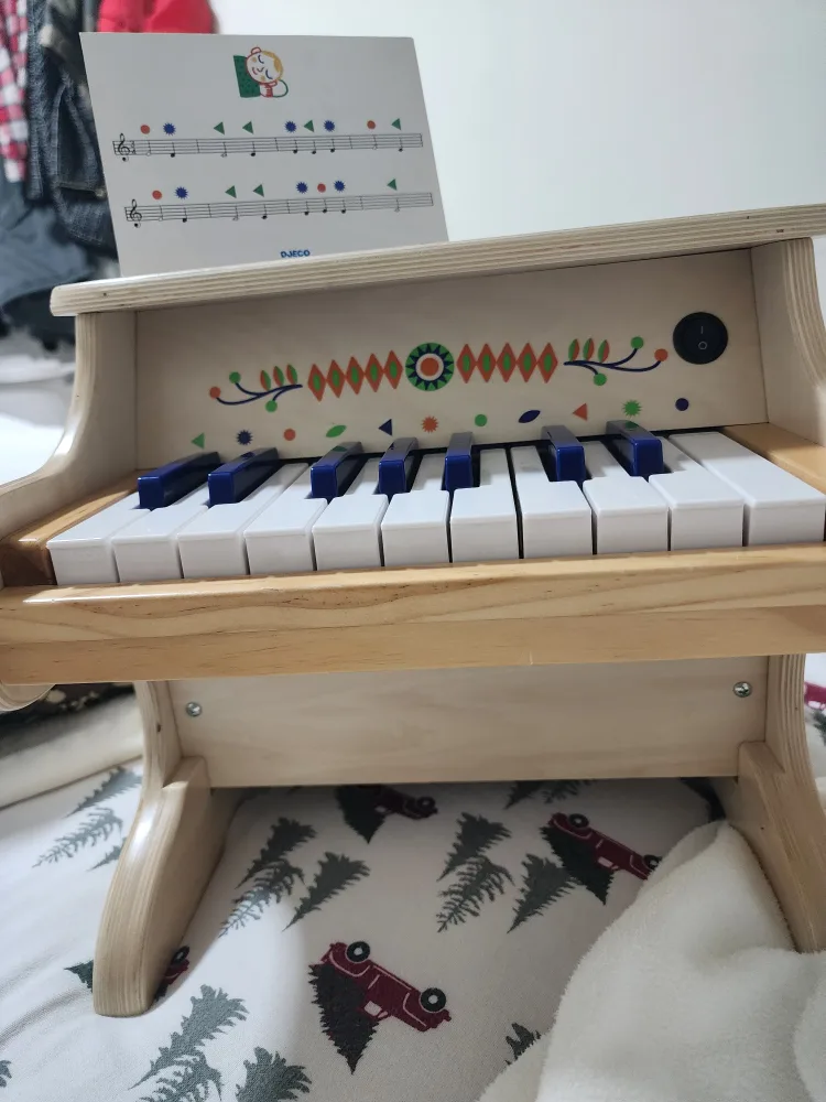 Djeco Wooden Toy Piano image indicator(4)