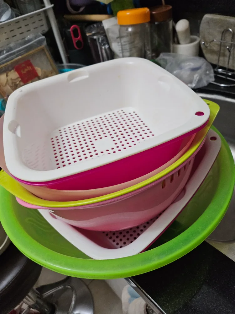 Colorful Plastic Colander Set thumbnail