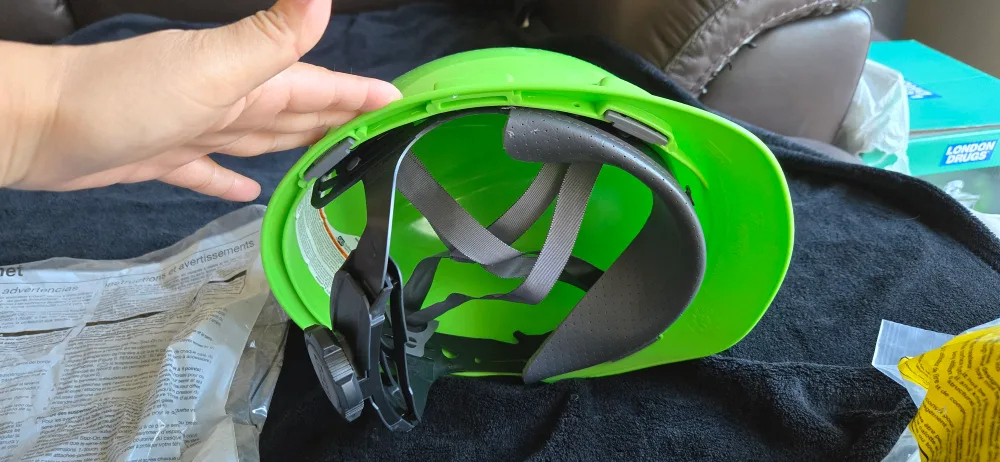 MSA V-Gard Green Hard Hat - Brand New image indicator(2)