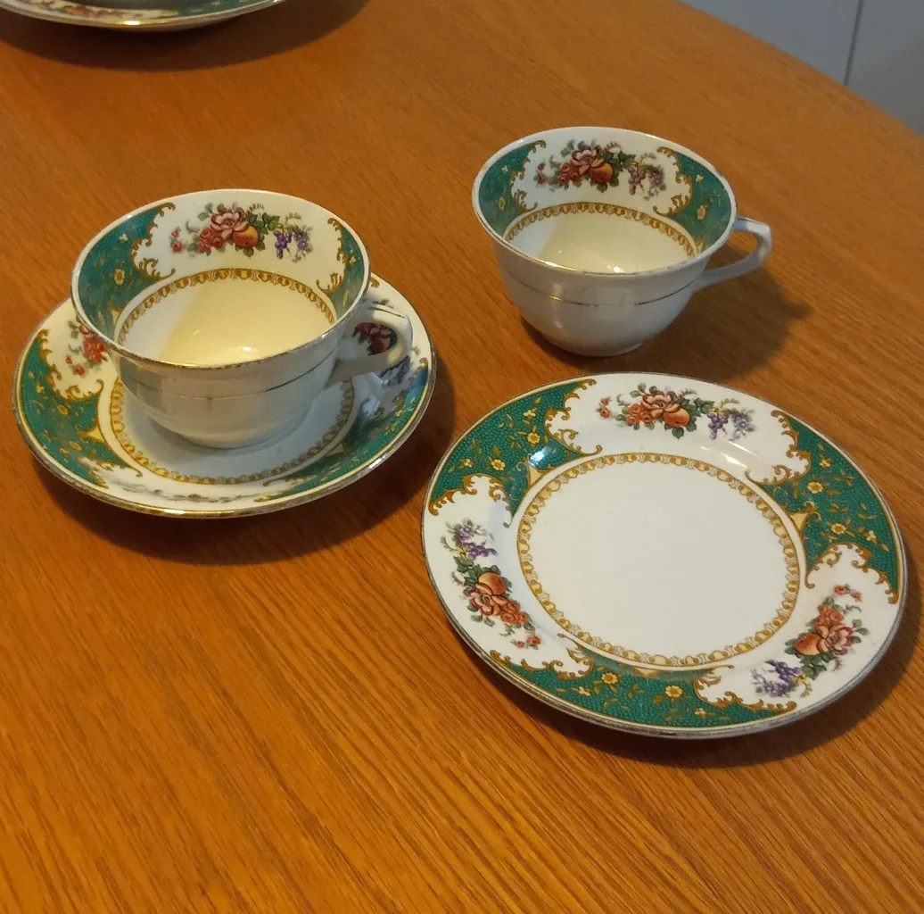 Vintage dinnerware image indicator(3)