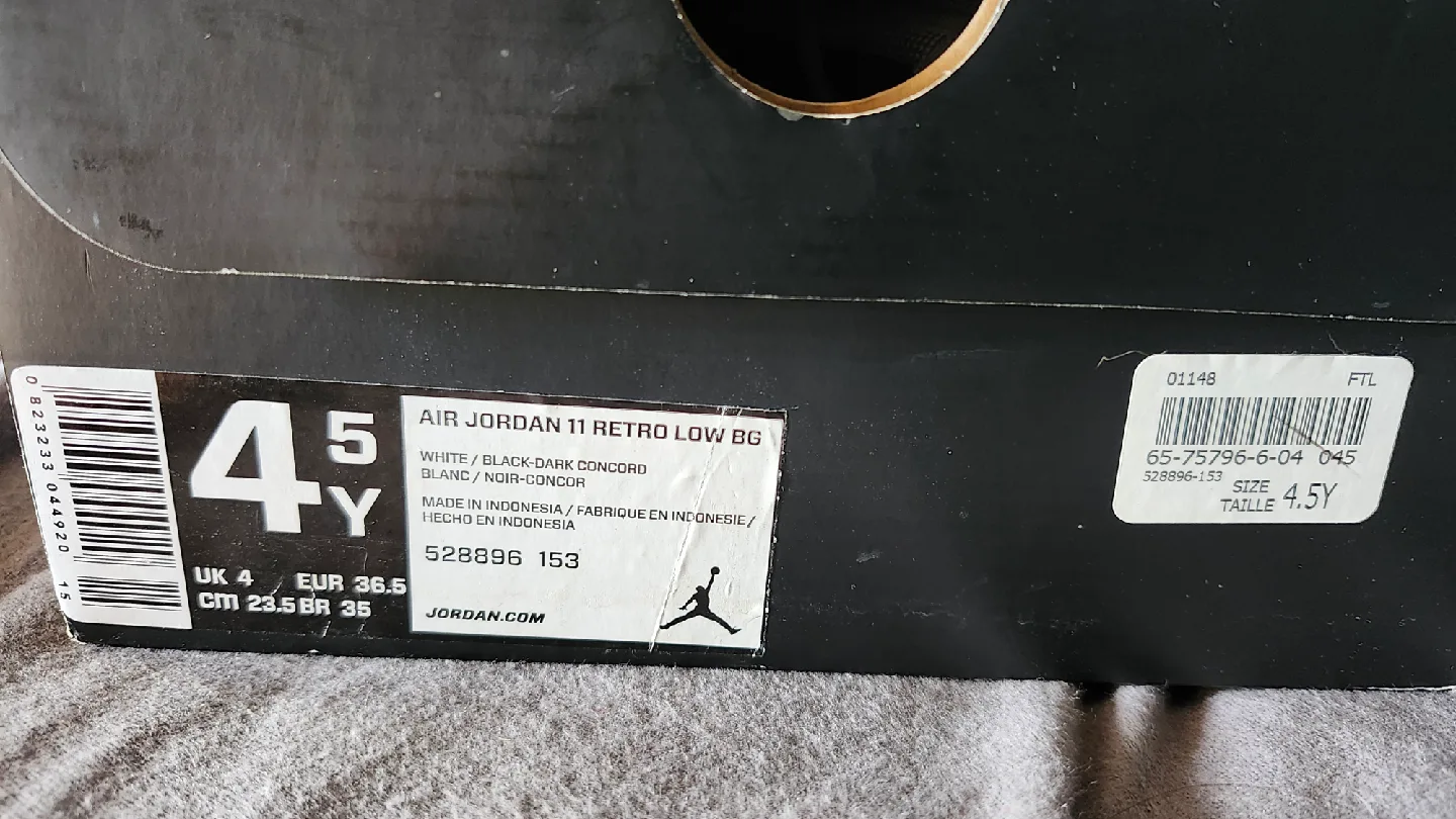 Air Jordan 11 Retro Low BG - Size 4.5Y image indicator(3)