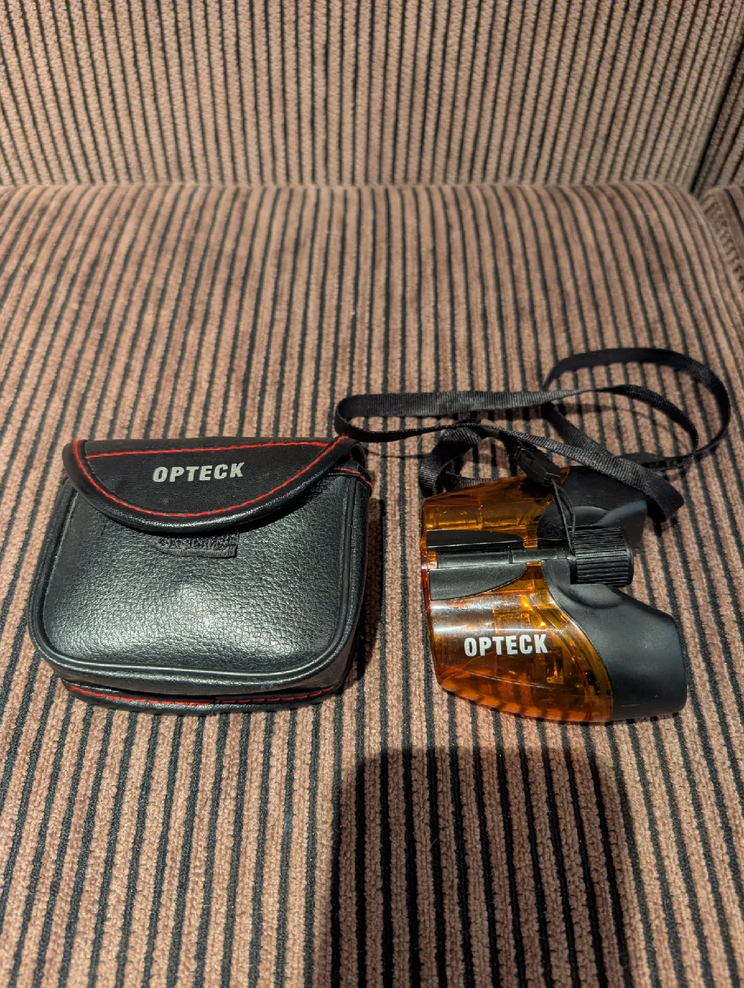 Opteck 8x21 Binoculars with Case thumbnail