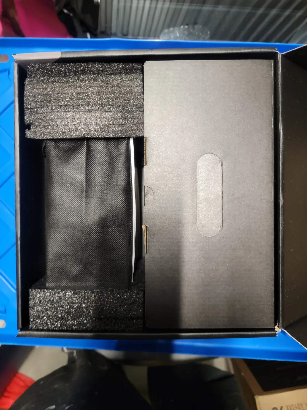 EVGA SuperNOVA 1600W P+ 80 Plus Platinum image indicator(2)