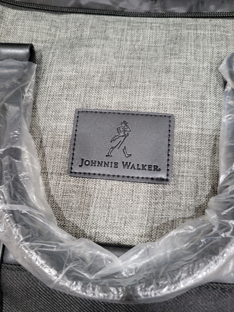 Brand New Johnnie Walker Gray & Black Duffle Bag - photo 2