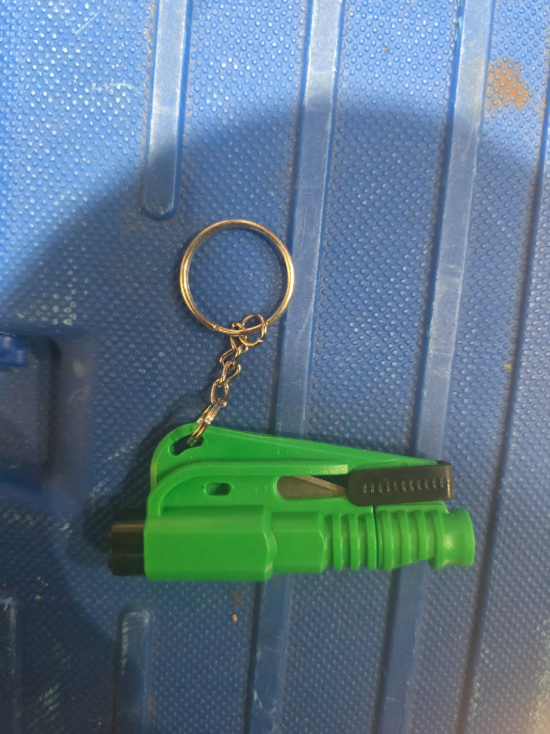 Emergency Escape Tool Keychain - Assorted Colours image indicator(2)