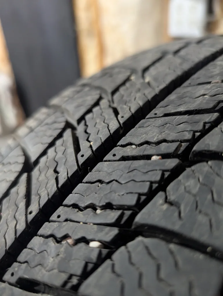 (4)-225/60R18 Winter Tires On Rims Off 2019 Buick Envision 5x120 image indicator(4)