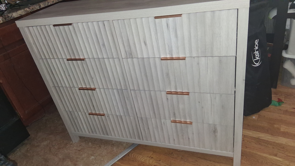 Light Wood 6-Drawer Dresser