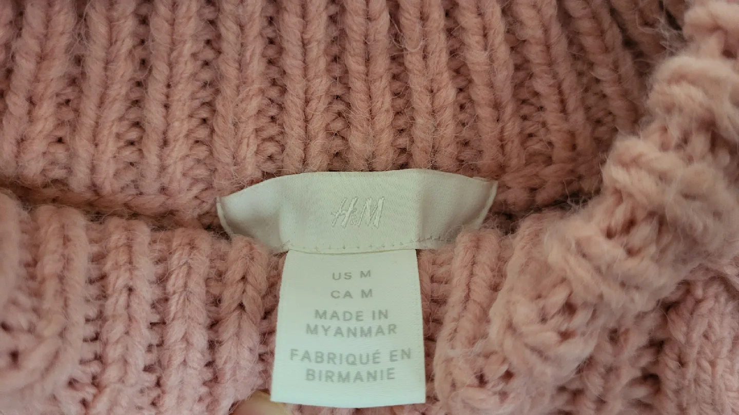 H&M Pink Cable Knit Sweater - Size M image indicator(2)