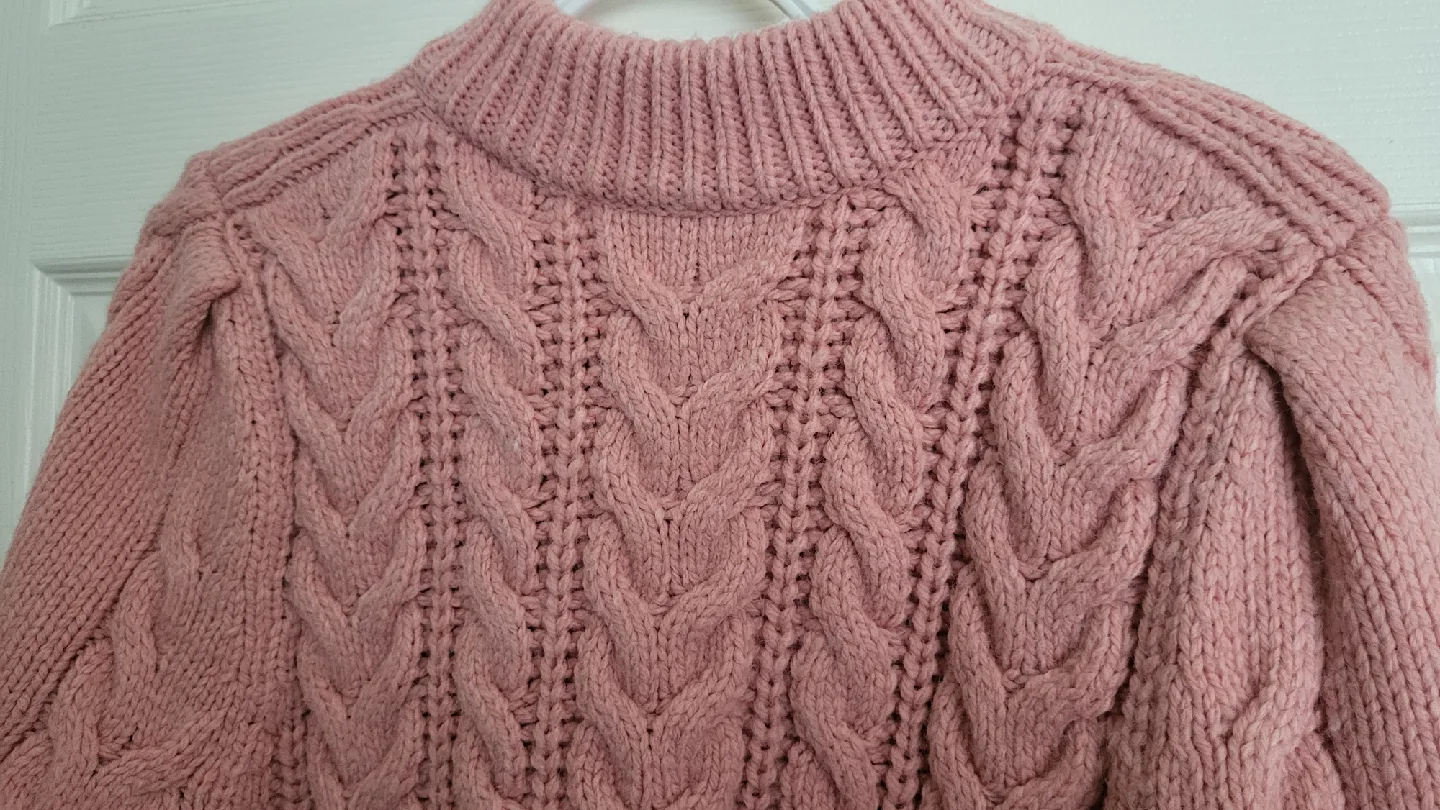 H&M Pink Cable Knit Sweater - Size M image indicator(3)