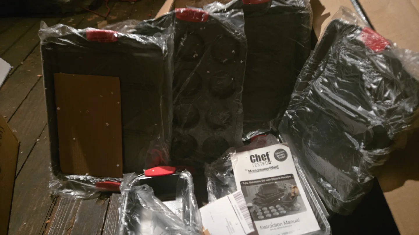 Chef Tested Montgomery Ward Bakeware Set - New