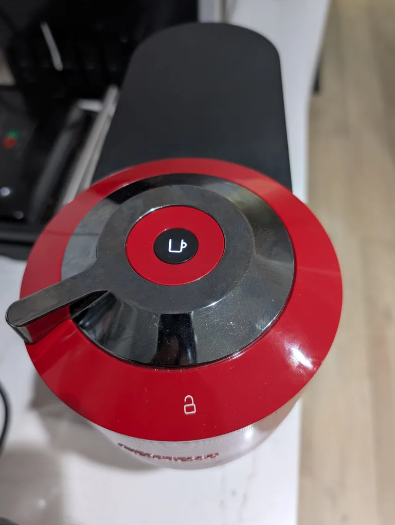 Nespresso Vertuo Coffee Machine - Red image indicator(6)