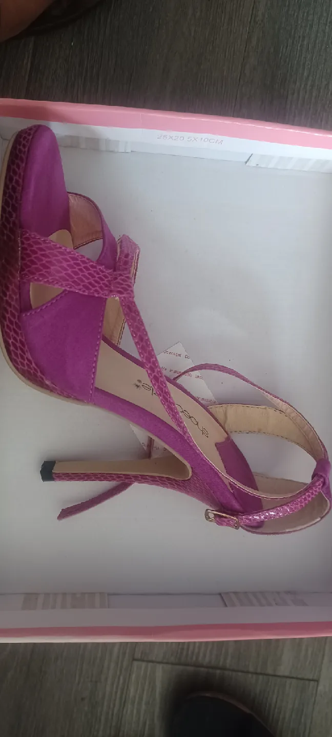 Shoedazzle Purple Heels - Size 6.5 image indicator(4)
