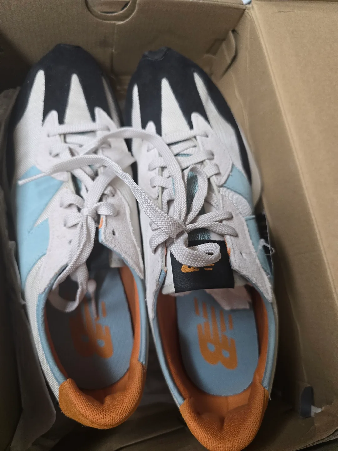 New Balance Men's 327 MS327WH1 - Size 11 image indicator(3)