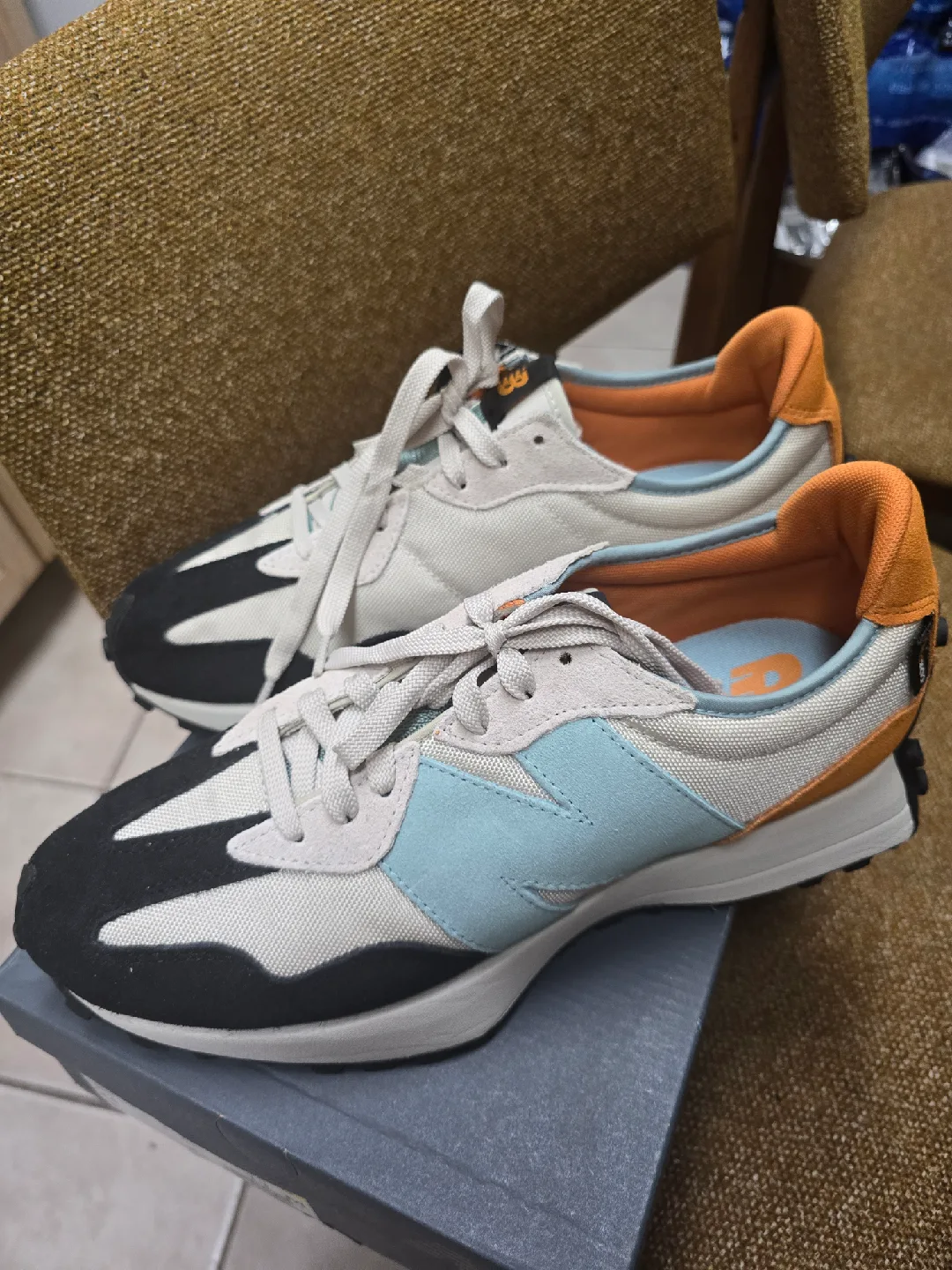 New Balance Men's 327 MS327WH1 - Size 11 image indicator(5)