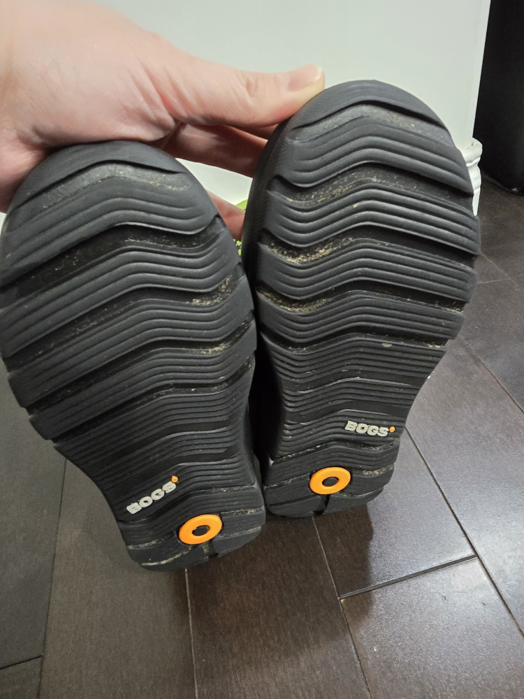 Bogs Kids' Waterproof Winter Boots, Size 3 - photo 3