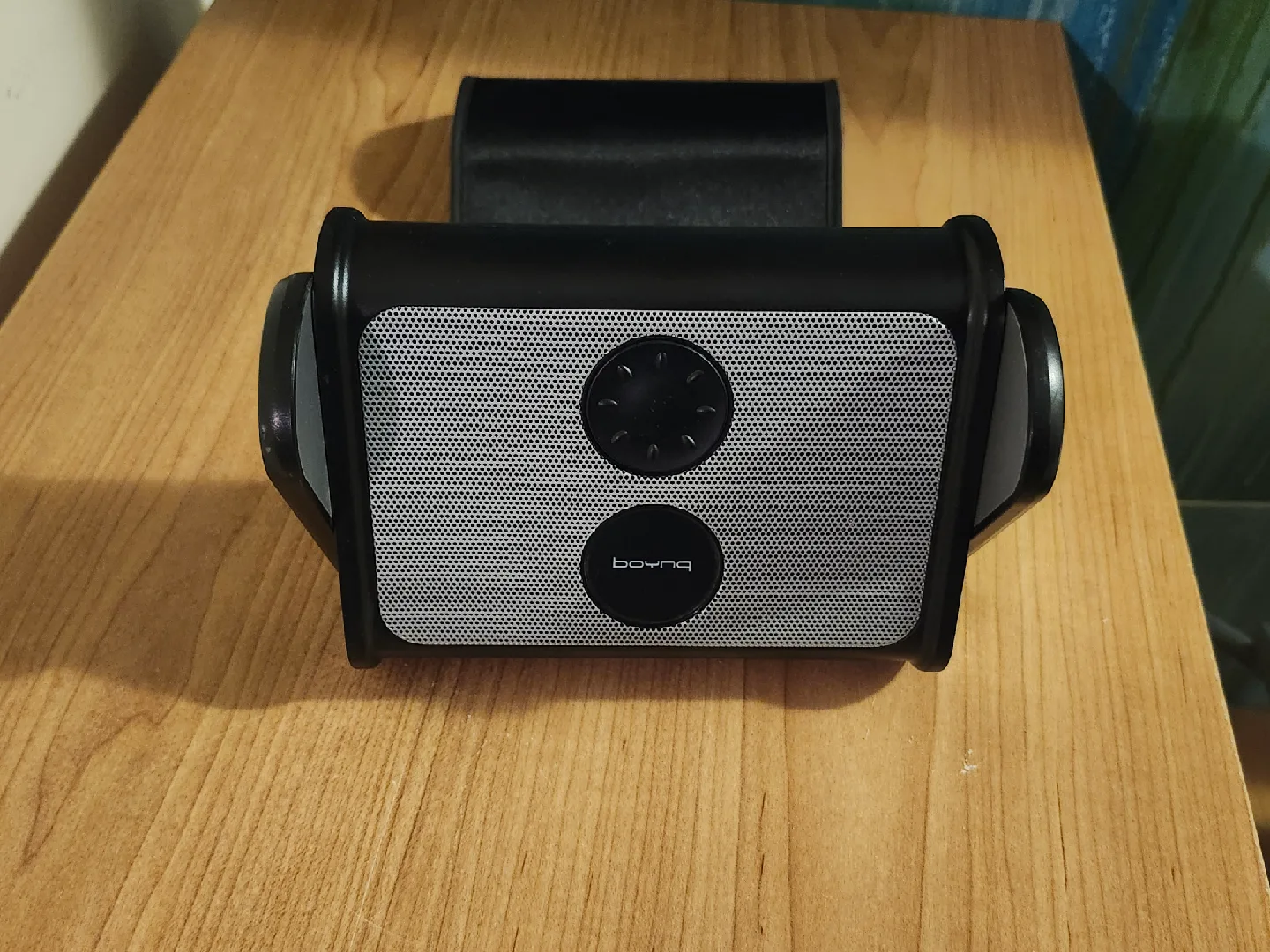 Boynq Sound2Go Travel Speaker with case image indicator(2)