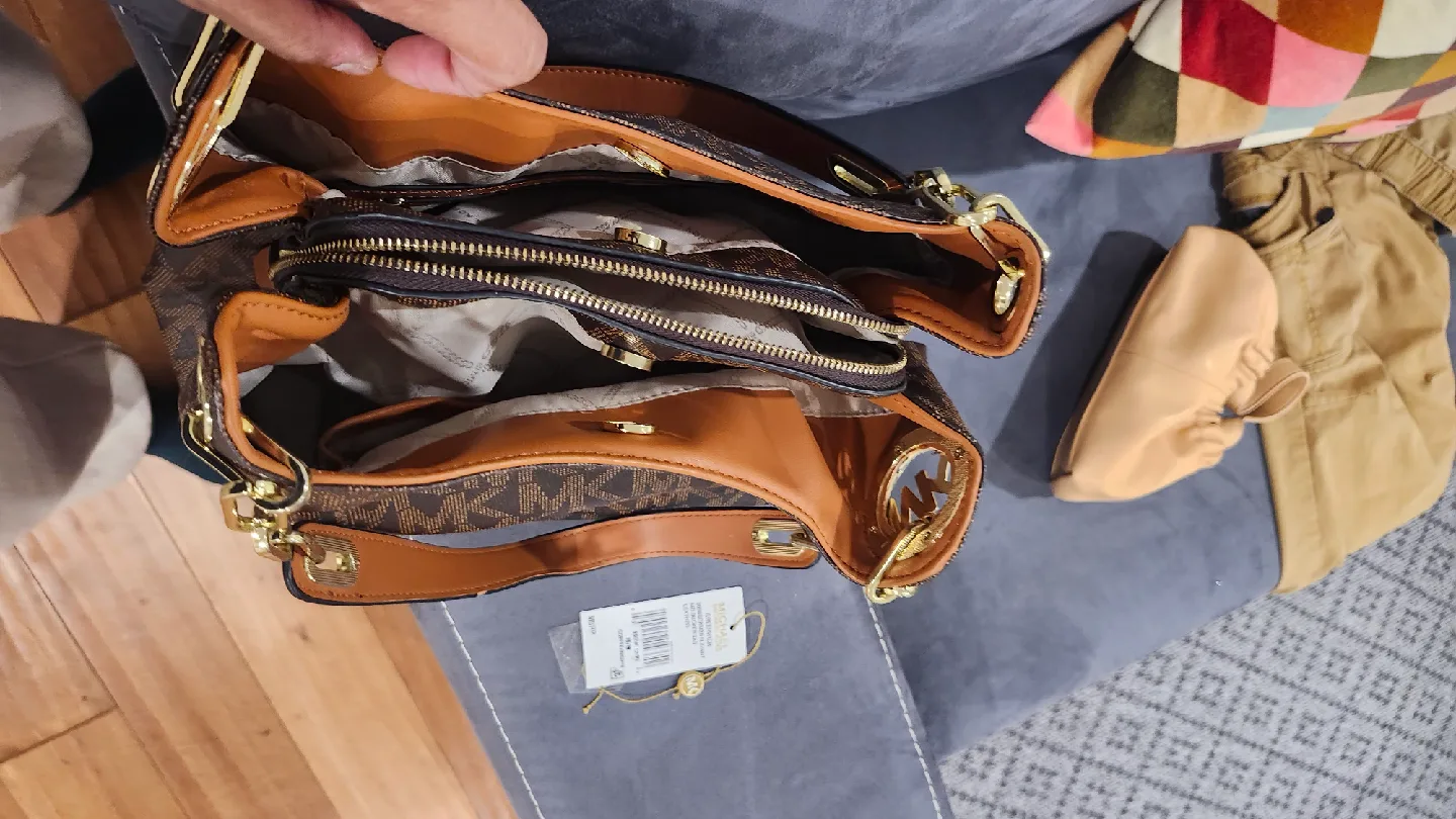 Michael Kors Brown Shoulder Bag image indicator(4)