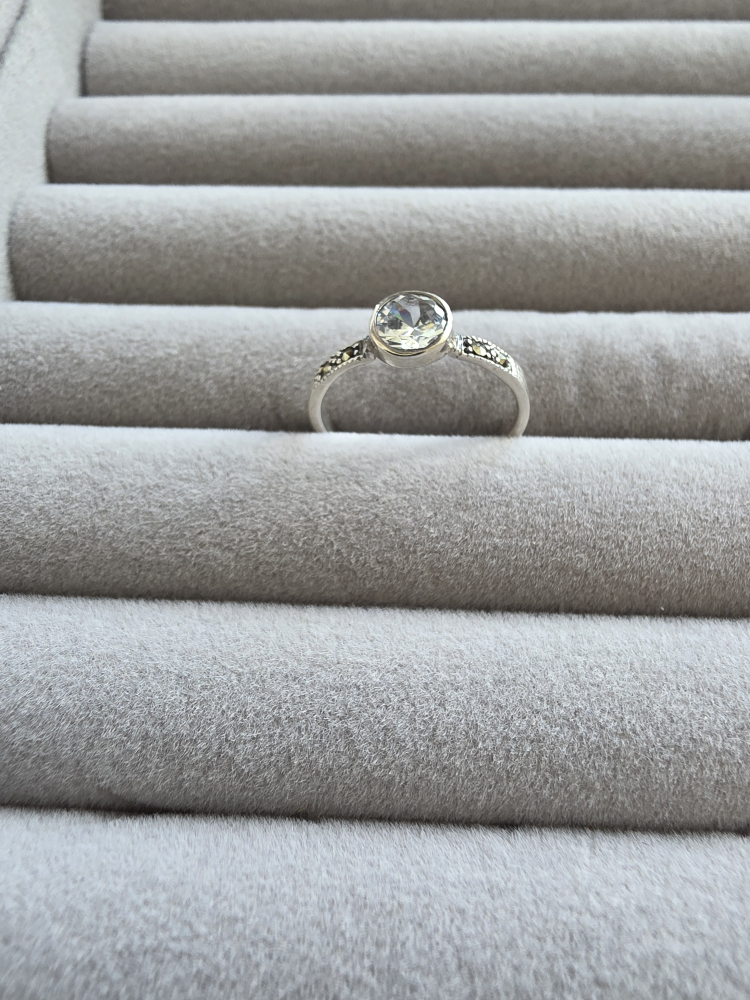 Sparkle & Elegance! Stunning Silver & Marcasite Ring - photo 2