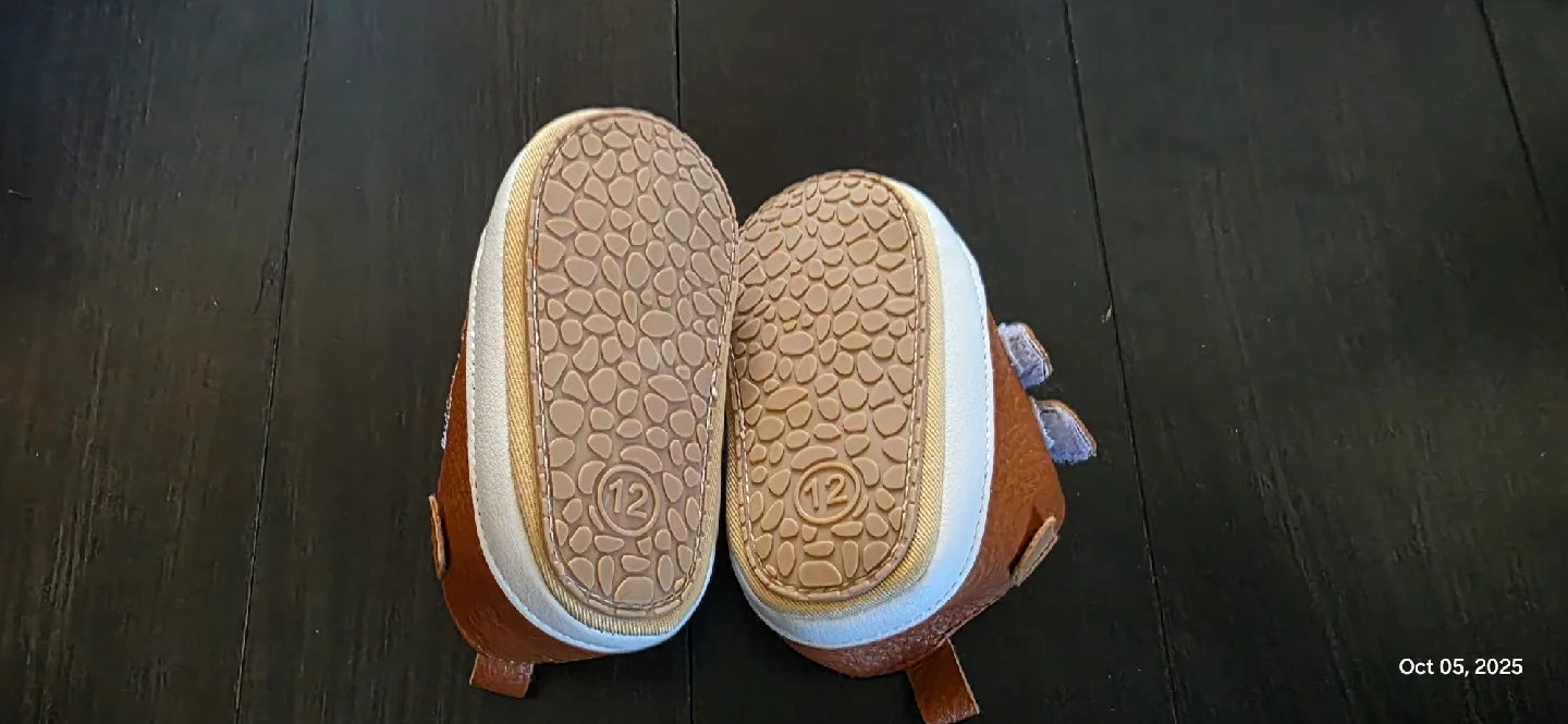 Old Navy Brown Baby Shoes Size 12 image indicator(4)