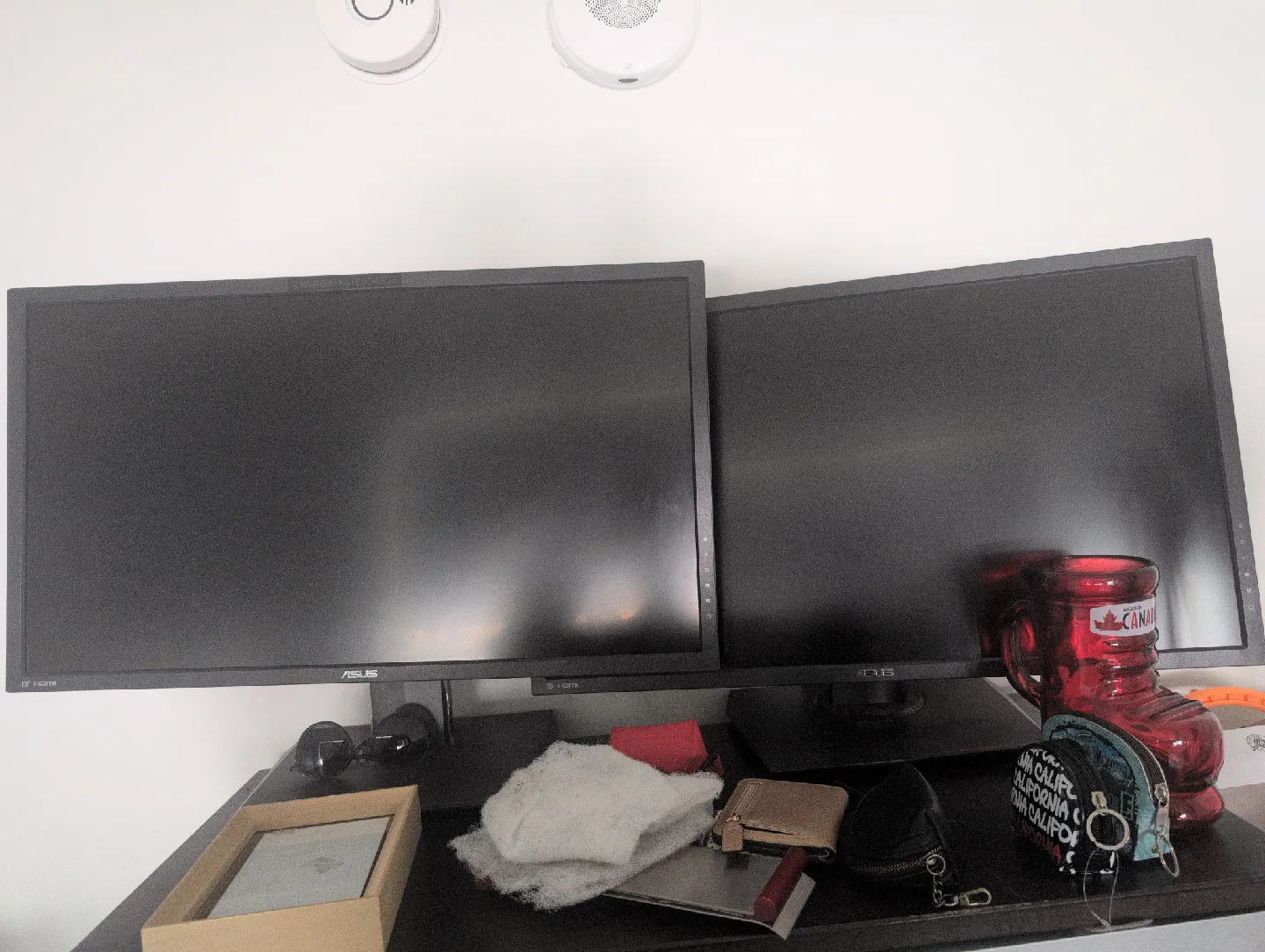 two Asus Monitors mg28uq 4k image indicator(2)