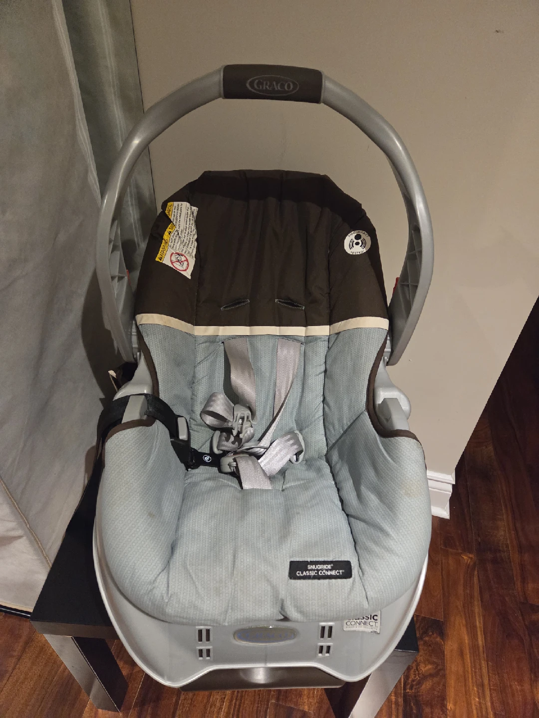 Graco SnugRide Classic Connect Infant Car Seat