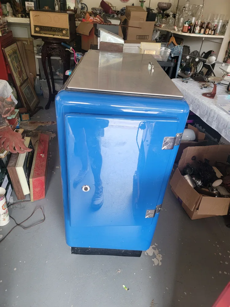 Vintage Pepsi-Cola Cooler image indicator(2)