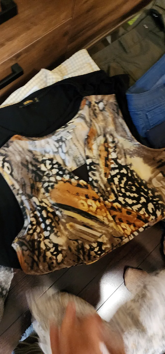 XL Women's Clothing Bundle thumbnail