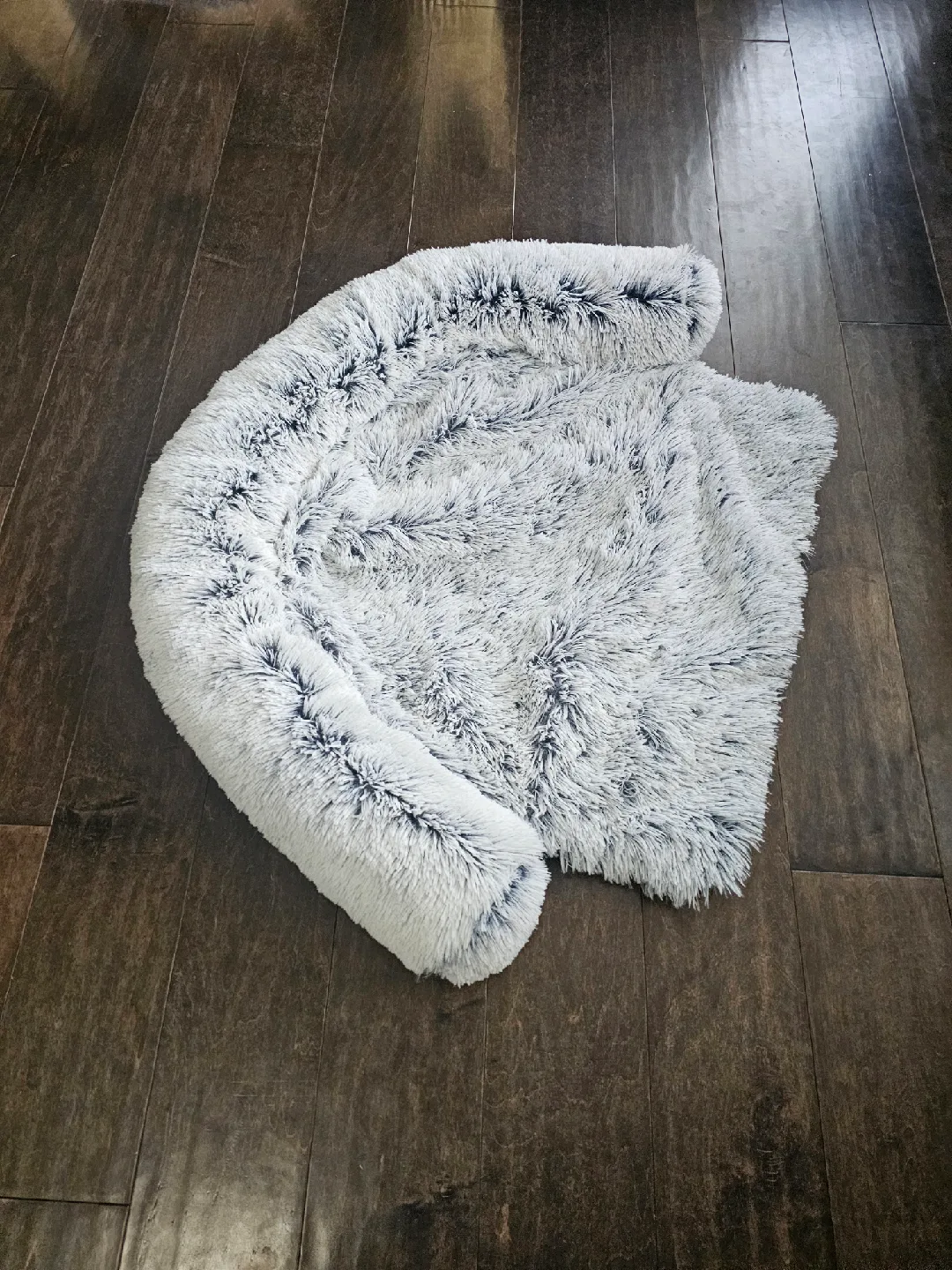 Cozy Pet Bed - Fluffy & Soft image indicator(2)