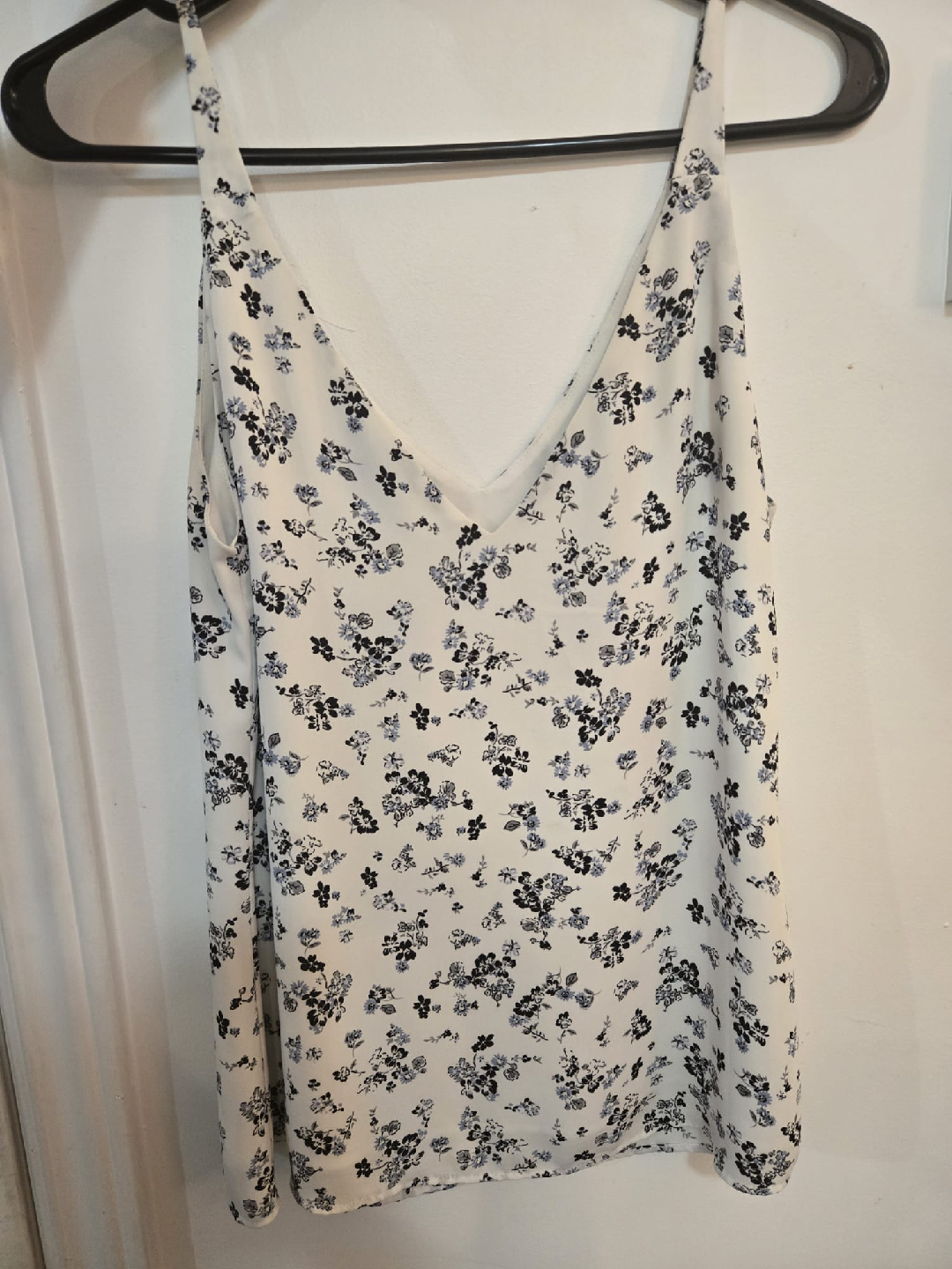 RW&Co Women's floral shirt size S
