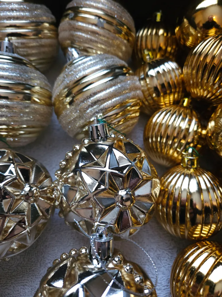 Gold Christmas Ornaments - Mixed Styles - 45 image indicator(6)